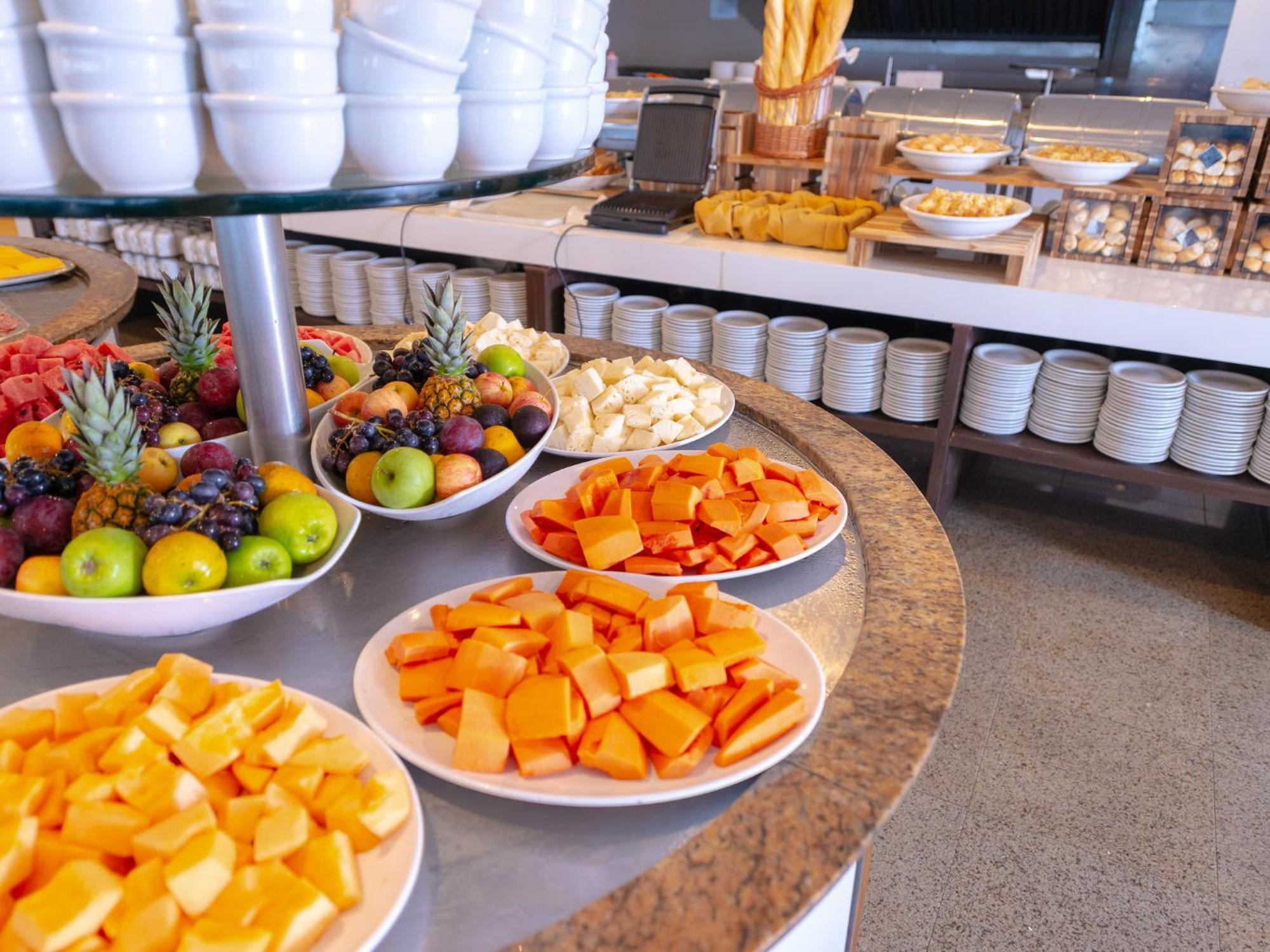 Ocean Palace All Inclusive Premium Natal Luaran gambar Fruit at a buffet